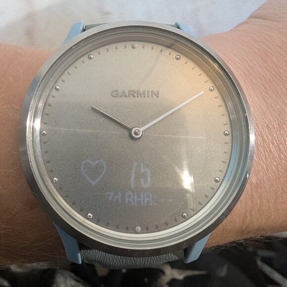 Garmin Vivomove HR Hybrid Smartwatch with Charger - Picture 7 of 10